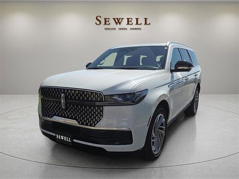 New 2025 Lincoln Navigator Reserve image 1