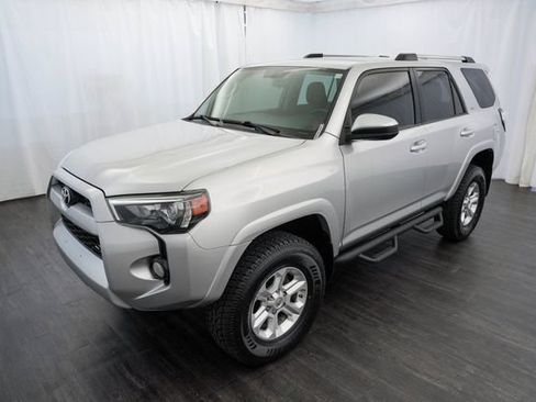 Used 2019 Toyota 4Runner SR5 RWD image 3