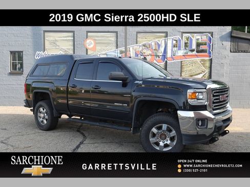 Used 2019 GMC Sierra 2500 SLE w/ SLE Preferred Package AWD/4WD image 1