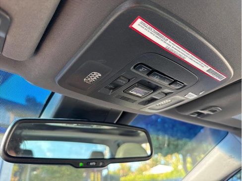 Used 2020 Toyota Avalon XLE image 12