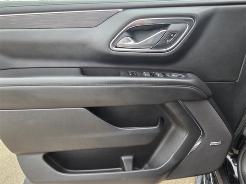 Used 2024 Chevrolet Suburban LT image 21