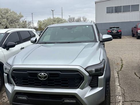Used 2024 Toyota Tacoma TRD Off-Road w/ TRD Off Road Upgrade Package AWD/4WD image 1