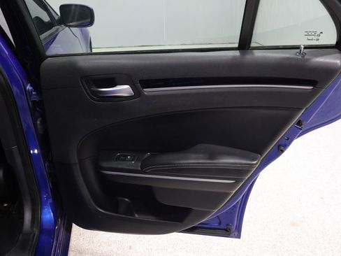 Used 2019 Chrysler 300 S image 22