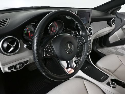 Used 2015 Mercedes-Benz CLA 250 image 6