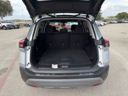 Used 2022 Nissan Rogue SV FWD image 30