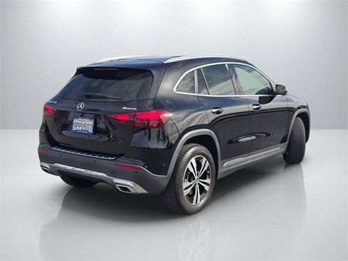 Used 2025 Mercedes-Benz GLA 250 4MATIC image 4