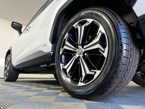 Certified 2025 Toyota RAV4 XSE image 29