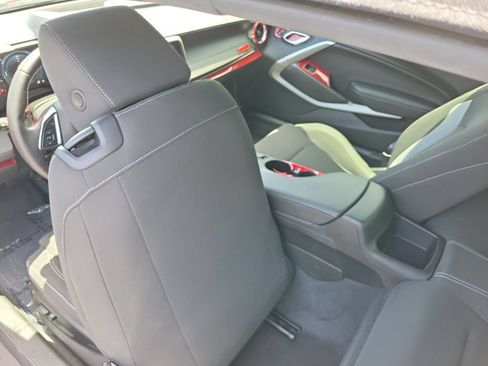 Used 2017 Chevrolet Camaro SS RWD image 17