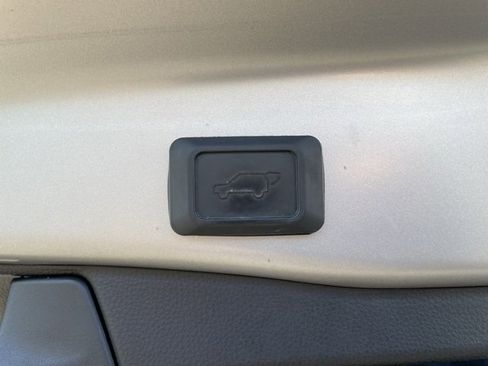 Used 2022 Toyota RAV4 XSE image 36