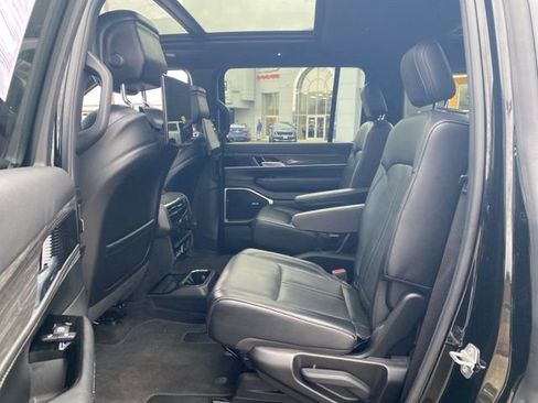 Used 2022 Jeep Wagoneer Series II w/ Premium Group I image 29