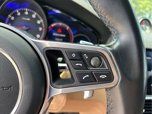Used 2020 Porsche Cayenne AWD/4WD image 26
