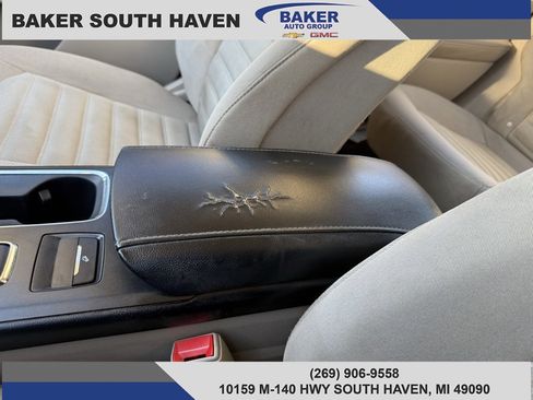 Used 2017 Ford Fusion SE image 25