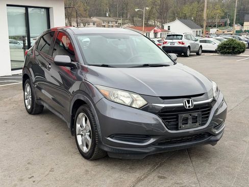 Used 2018 Honda HR-V LX image 8