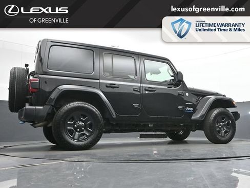 Used 2024 Jeep Wrangler Unlimited Sahara w/ Technology Group AWD/4WD image 35