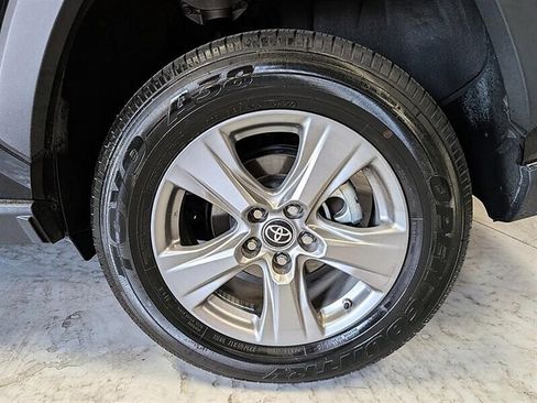 Used 2023 Toyota RAV4 LE AWD/4WD image 14