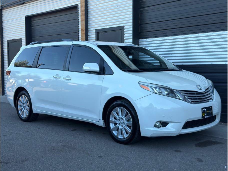 Used 2017 Toyota Sienna Limited Premium AWD/4WD image 12