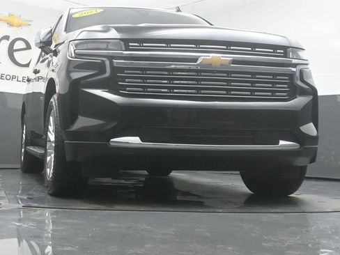 Used 2021 Chevrolet Tahoe Premier w/ Premium Package image 3