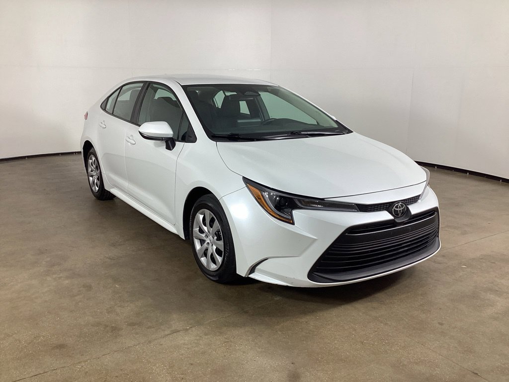 Used 2025 Toyota Corolla LE FWD image 3