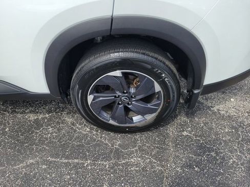 Used 2025 Nissan Rogue SV image 6