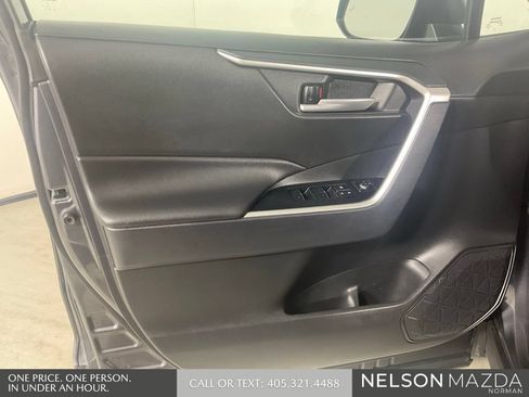 Used 2025 Toyota RAV4 XLE FWD image 20