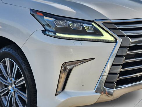 Used 2016 Lexus LX 570 4WD w/ Luxury Package image 33