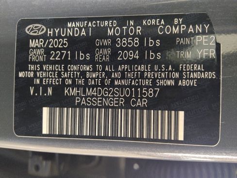 Used 2025 Hyundai Elantra Sport image 33
