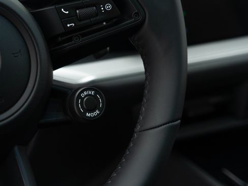 Certified 2026 Porsche Cayenne GTS AWD/4WD image 27