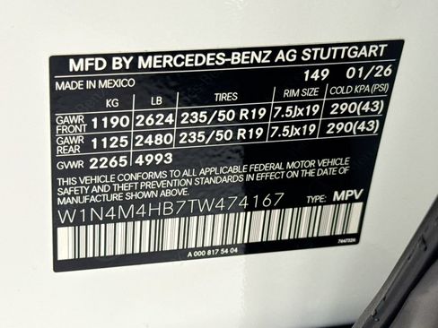 Used 2026 Mercedes-Benz GLB 250 4MATIC image 33