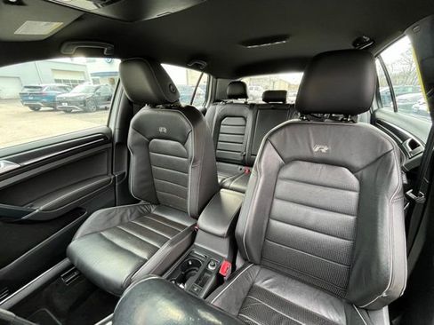 Used 2019 Volkswagen Golf R 4-Door image 38
