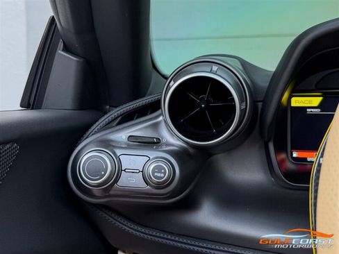Used 2022 Ferrari F8 Tributo RWD image 20