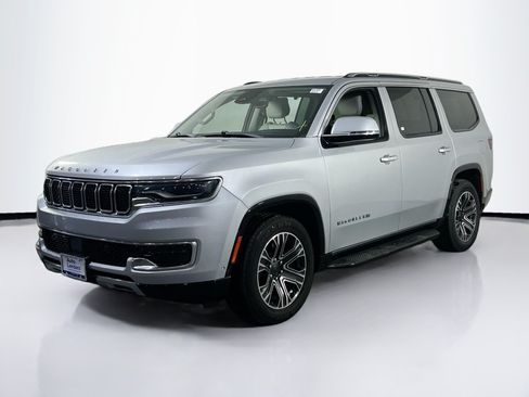 Used 2022 Jeep Wagoneer Series III w/ Flexible Seating Group AWD/4WD image 1
