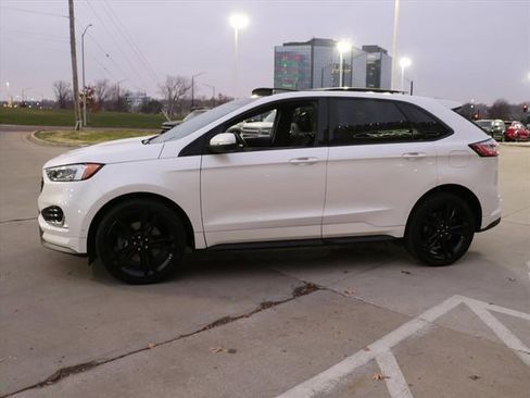 Used 2019 Ford Edge ST w/ Equipment Group 401A image 3
