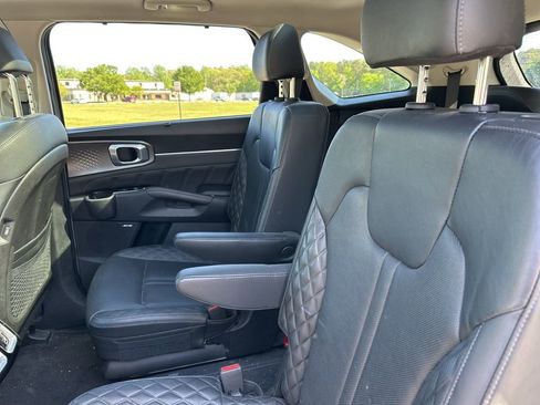 Used 2023 Kia Sorento SX image 12