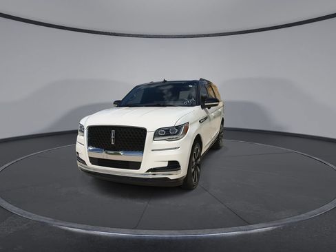 Used 2024 Lincoln Navigator Black Label AWD/4WD image 4
