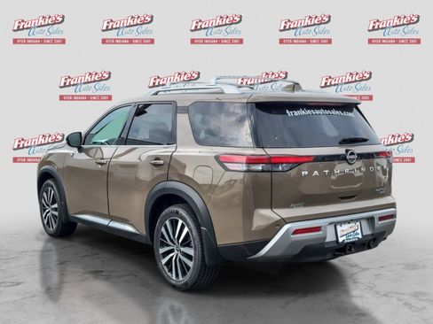Used 2023 Nissan Pathfinder Platinum w/ Cargo Package AWD/4WD image 3