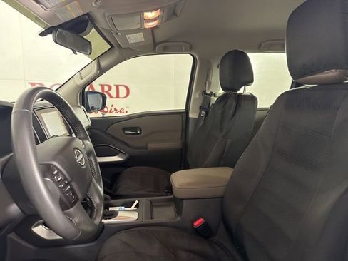 Used 2024 Nissan Frontier SV w/ SV Convenience Package image 11