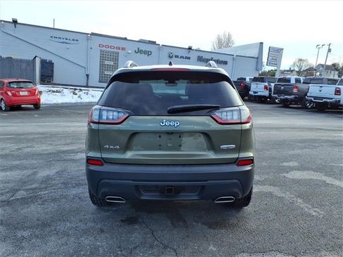 Used 2019 Jeep Cherokee Latitude Plus w/ Comfort/Convenience Group image 6