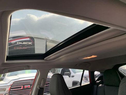 Used 2024 Subaru Crosstrek 2.0i Premium AWD/4WD image 23