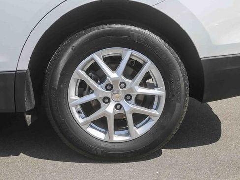 Used 2023 Chevrolet Equinox LS FWD image 11