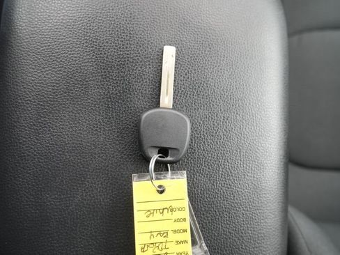 Used 2021 Toyota RAV4 LE AWD/4WD image 33