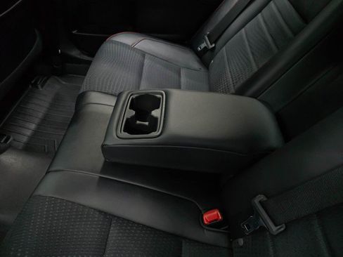 Used 2015 Toyota Camry SE w/ Moonroof Package FWD image 17