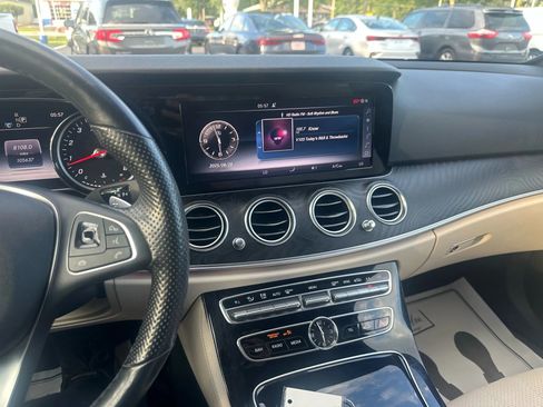 Used 2017 Mercedes-Benz E 300 4MATIC image 14
