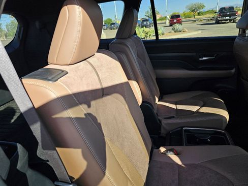 Used 2024 Toyota Grand Highlander AWD Hybrid image 25