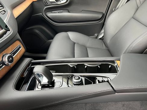 Certified 2023 Volvo XC90 B5 Plus w/ Protection Package AWD/4WD image 10