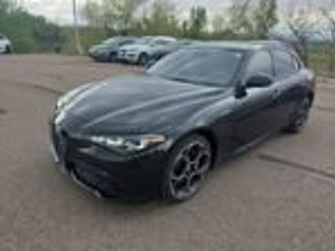 Used 2024 Alfa Romeo Giulia Veloce AWD/4WD image 2
