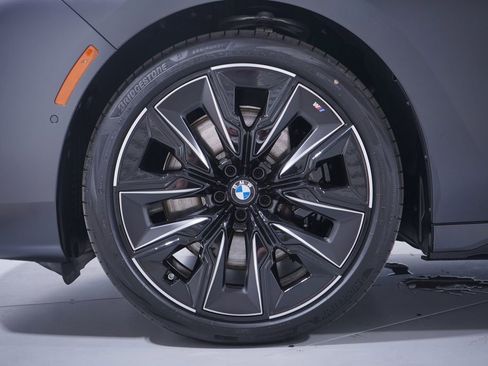 New 2026 BMW 740i image 2