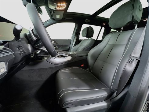 New 2025 Mercedes-Benz GLS 450 4MATIC image 11