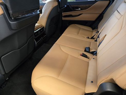 Used 2026 Lexus LX 600 4WD w/ Luxury Package image 29