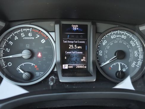Used 2022 Toyota Tacoma TRD Sport w/ Technology Package image 13