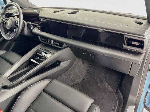 Certified 2025 Porsche Macan Electric RWD image 30